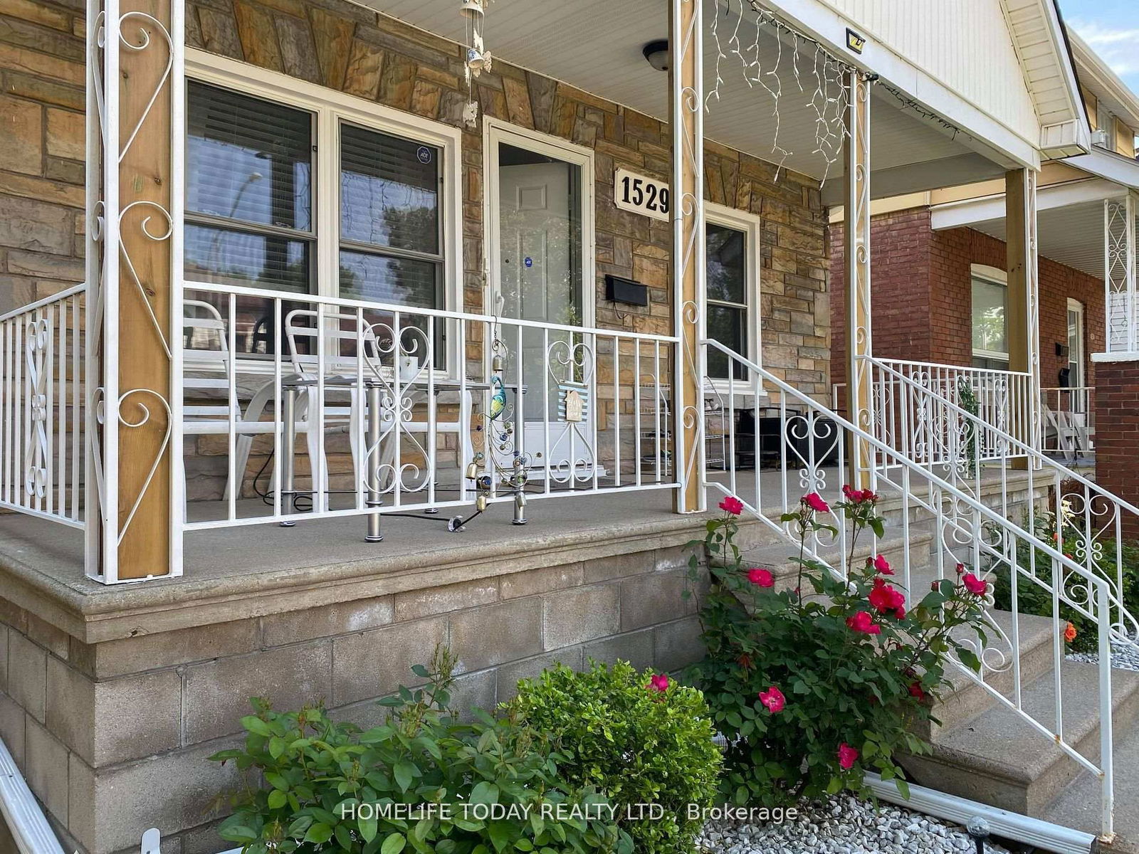 Detached House sold at 1529 Hall Avenue, Windsor, N8X 4R6 - MLS: X11961130