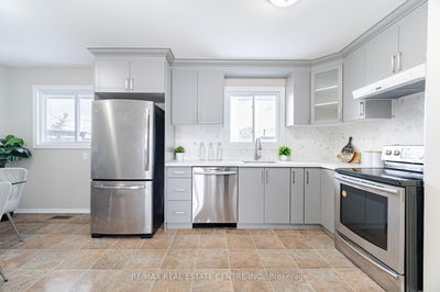 43 Markham Cres, Hamilton - Stoney Creek Mountain image-0-3