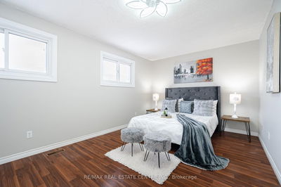 43 Markham Cres, Hamilton - Stoney Creek Mountain image-0-4