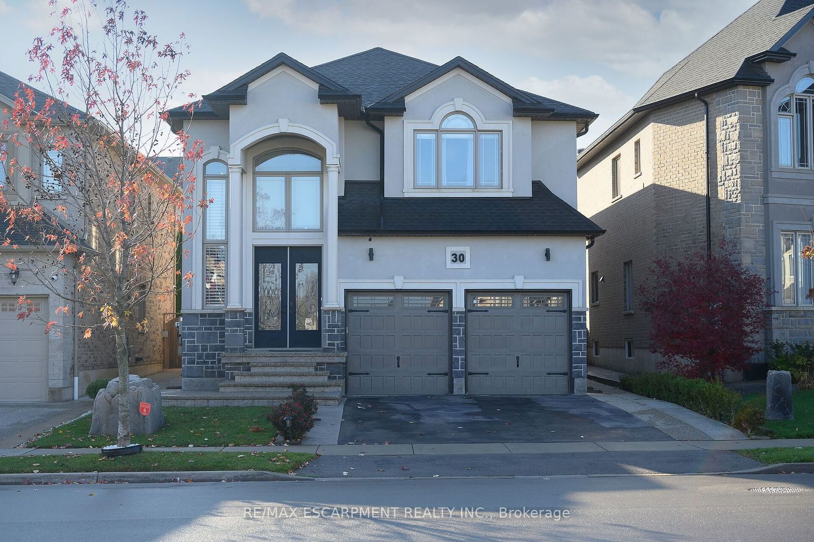 Detached House for sale at 30 ASCOLI Drive, Hamilton, Ryckmans, L9B 2K8 - MLS: X11961253