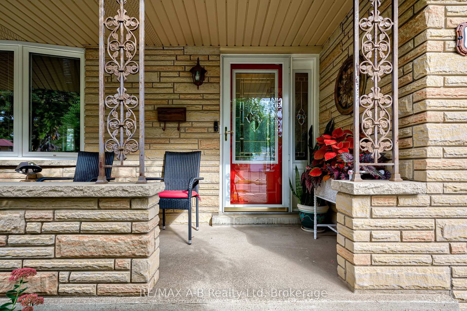 Listing Image 3