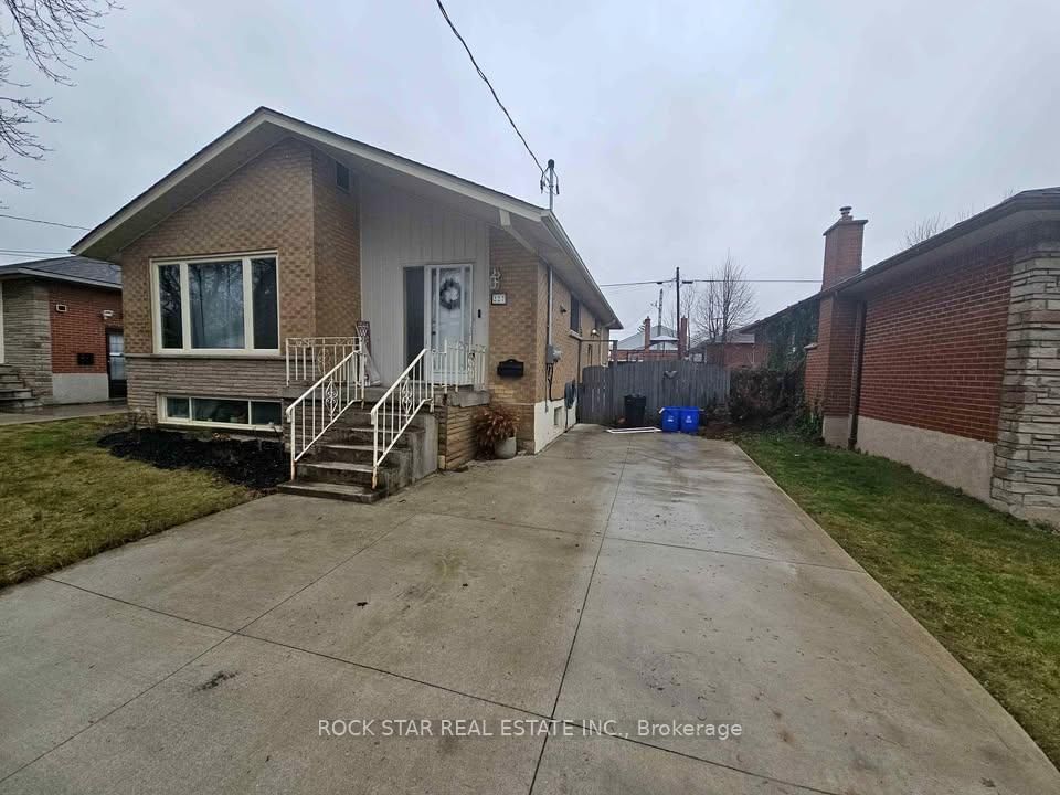 Detached House leased at 227 Fernwood Crescent, Hamilton, Hampton Heights, L8T 3L7 - MLS: X11961367