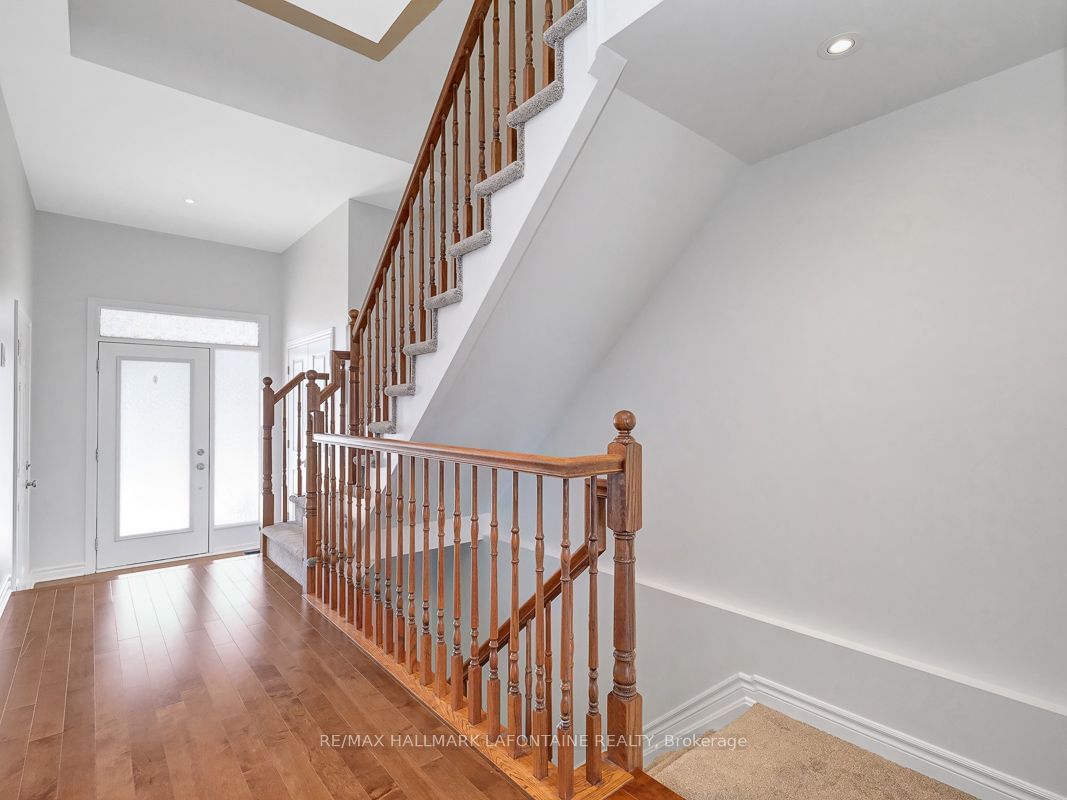 Townhouse for sale at 695 Putney Crescent, Ottawa, Stittsville (South), K2S 2N9 - MLS: X11961446