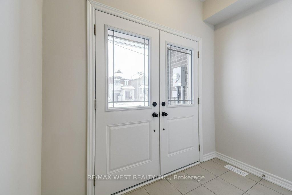 Townhouse for lease at 86 Baker Street, Thorold, Thorold Downtown, L2V 0M9 - MLS: X11961672