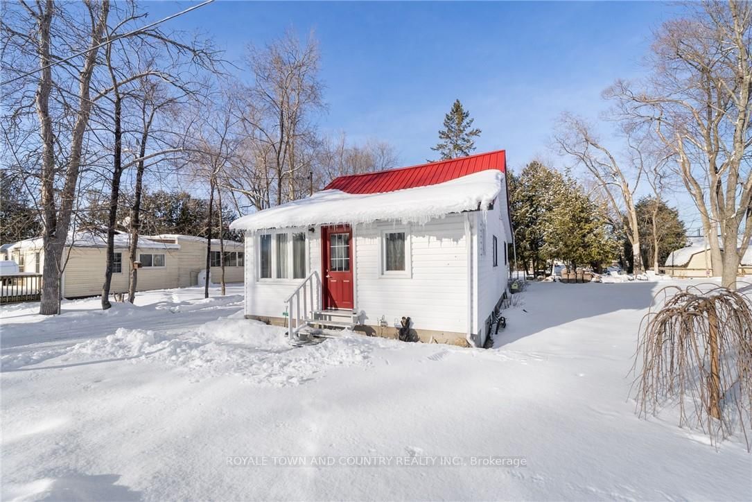 Detached House sold at 7 Leaf Street, Kawartha Lakes, Dunsford, K0M 1L0 - MLS: X11961760