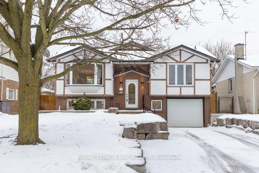 Detached House for sale at 7 Lakebreeze Crescent, St. Catharines, 437 - Lakeshore, L2M 7C3 - MLS: X11961902