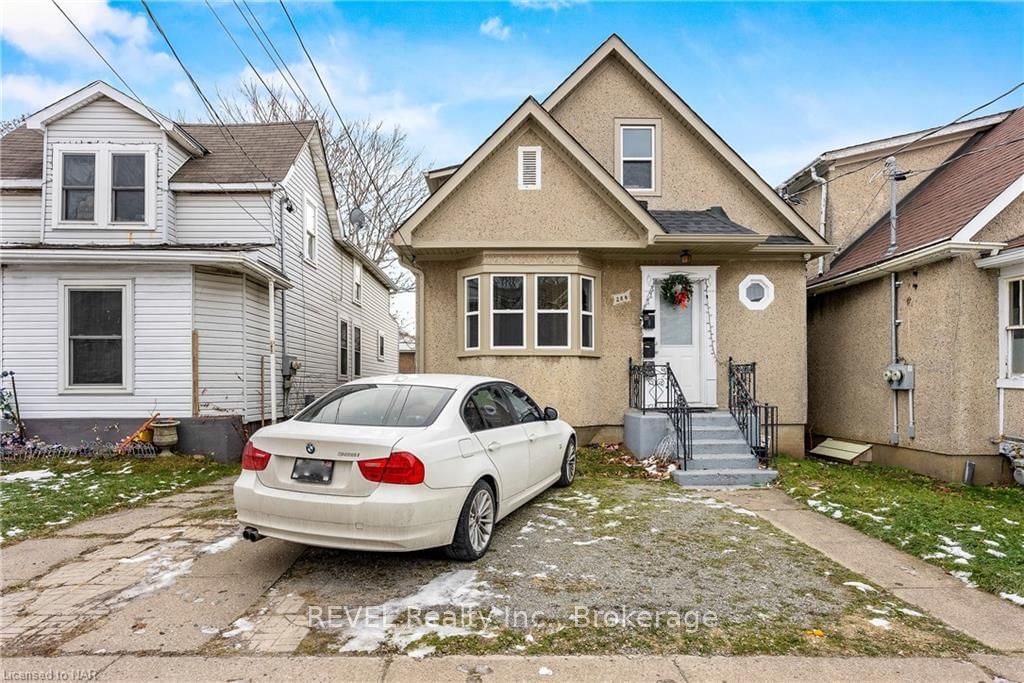 Detached House for lease at lower-28 1/2 Division Street, St. Catharines, 450 - E. Chester, L2R 3G2 - MLS: X11961923