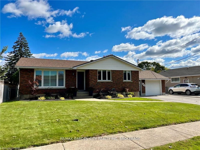 home for sale on 462 GRANTHAM Avenue