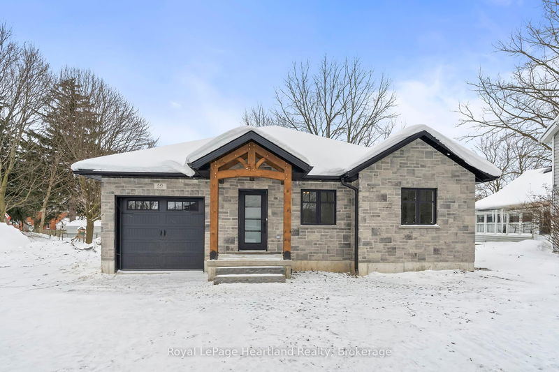 home for sale on 643 Fishleigh Street
