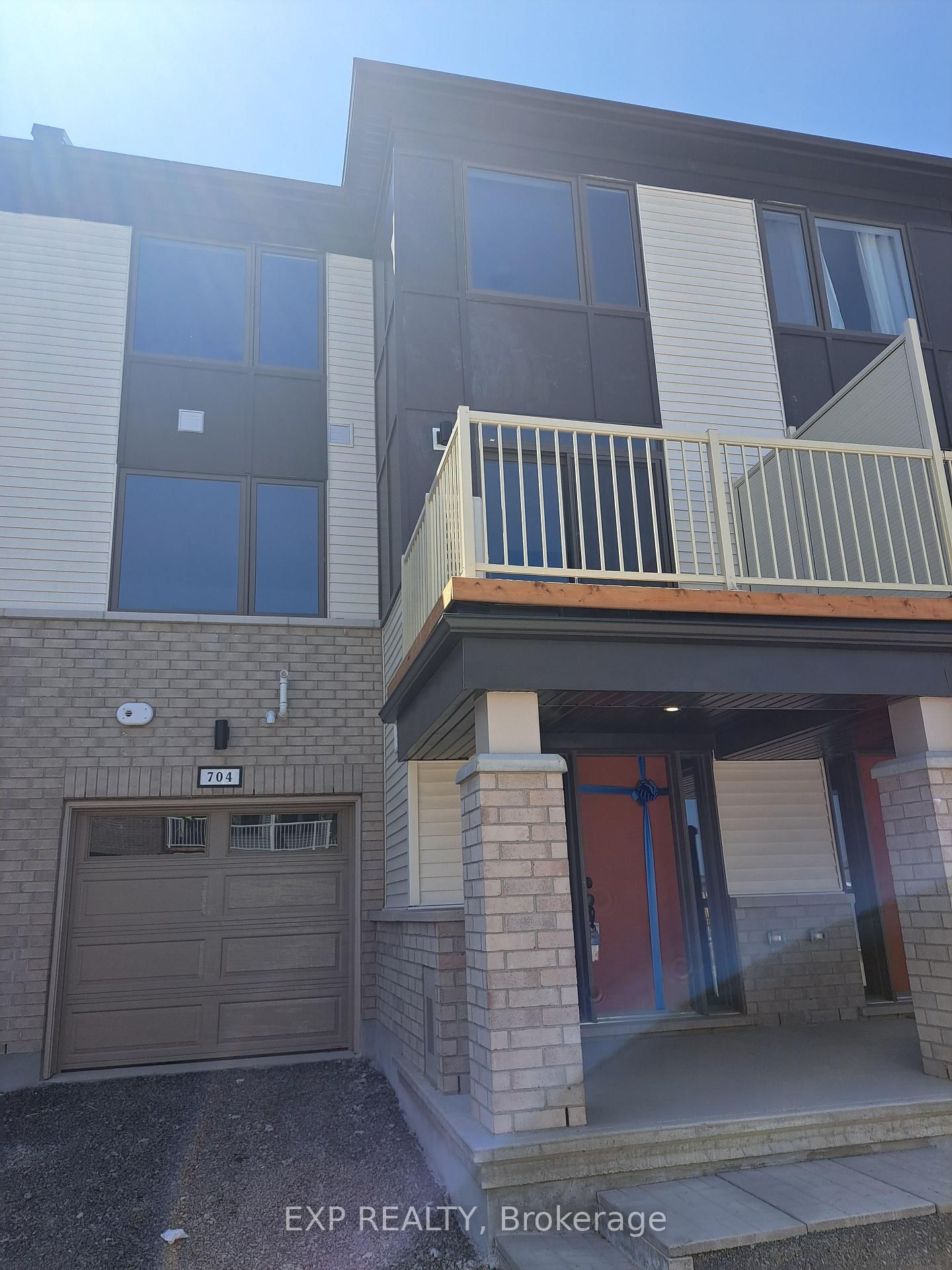 Townhouse for sale at 704 CHROMITE, Barrhaven, 7704 - Barrhaven - Heritage Park, K2J 7J2 - MLS: X11962708