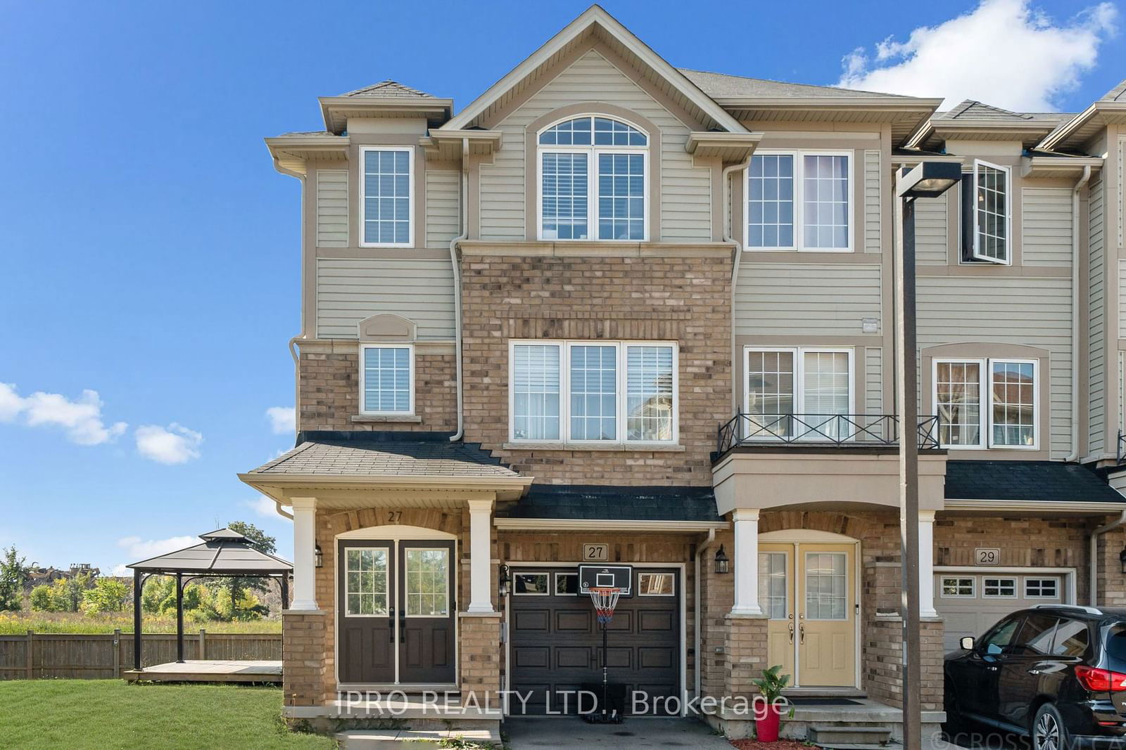 Townhouse for sale at 27 Mayland Trail, Hamilton, Stoney Creek Mountain, L8J 0G4 - MLS: X11962746