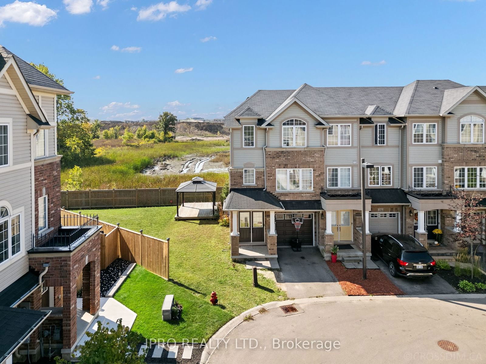 Townhouse for sale at 27 Mayland Trail, Hamilton, Stoney Creek Mountain, L8J 0G4 - MLS: X11962746