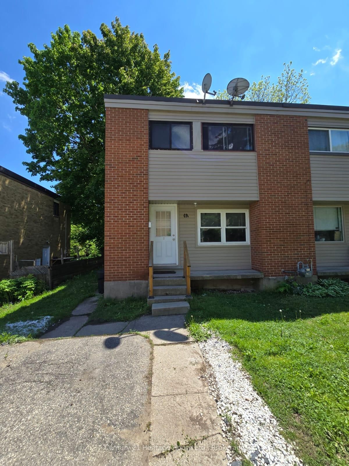 Semi-Detached House sold at 49B Marshall Street, Waterloo, N2J 2T3 - MLS: X11963096