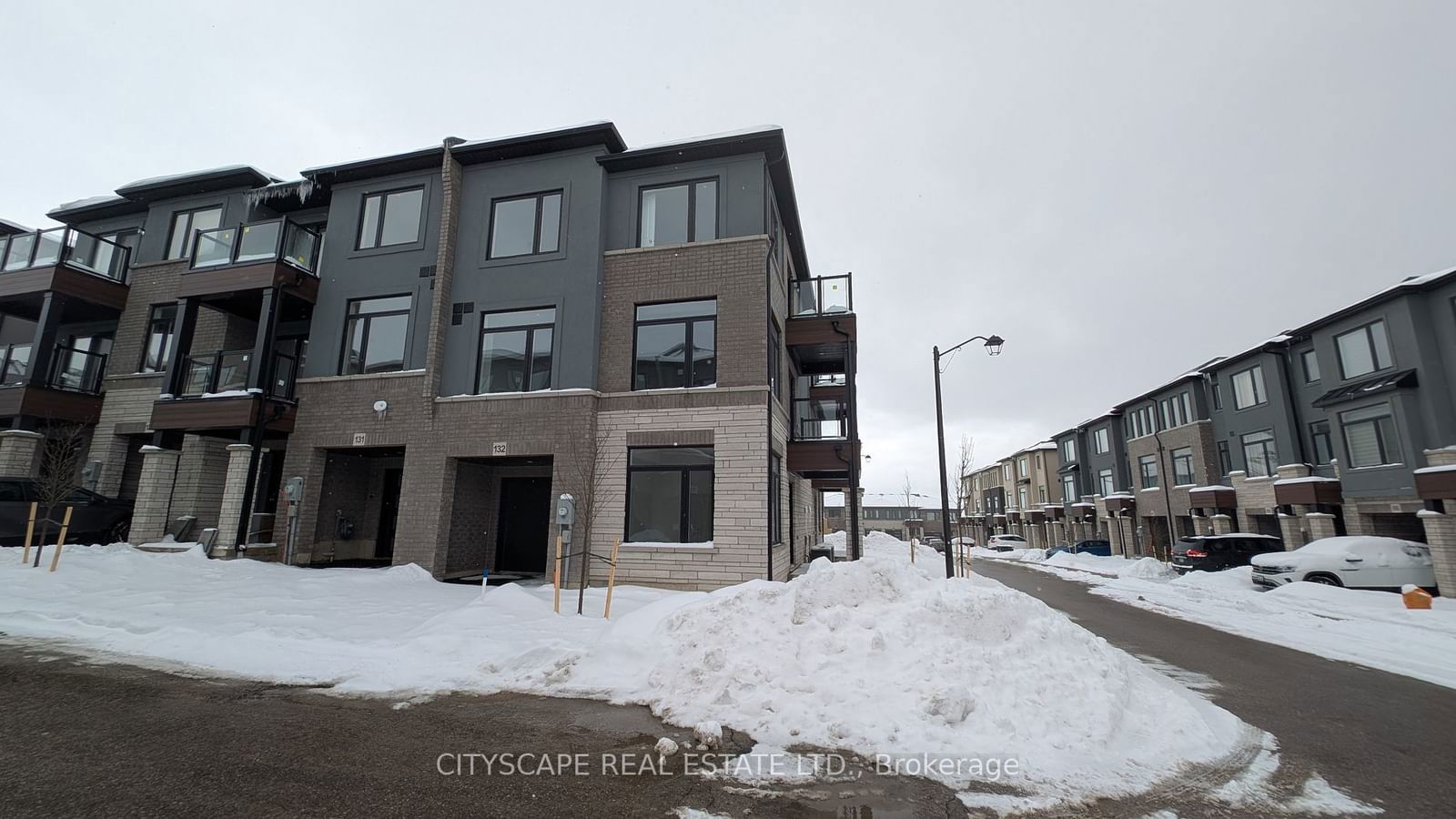 Townhouse for lease at 132-155 Equestrian Way, Cambridge, N3E 0E8 - MLS: X11963301