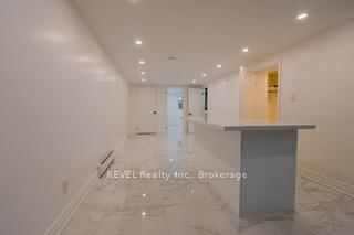 home for lease on 462D Carlton Street W