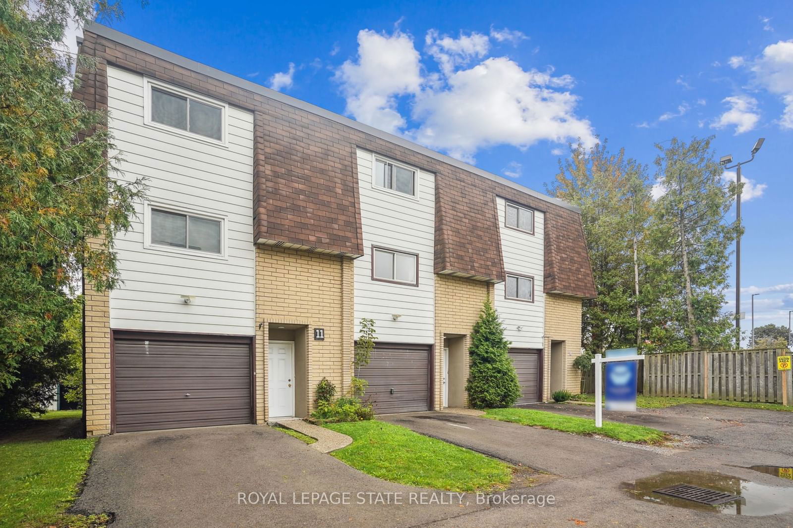 Townhouse for sale at 12-36 Greendale Drive, Hamilton, Gilkson, L9C 5Z4 - MLS: X11963542