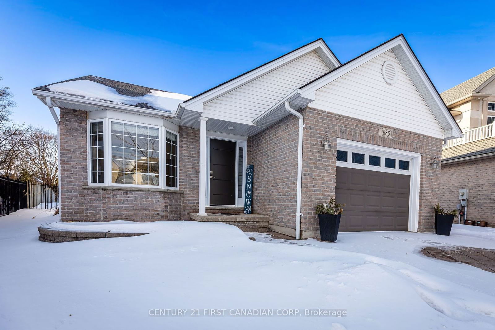 Detached House for sale at 1685 DEVOS Drive, London, North C, N5X 4H8 - MLS: X11963590