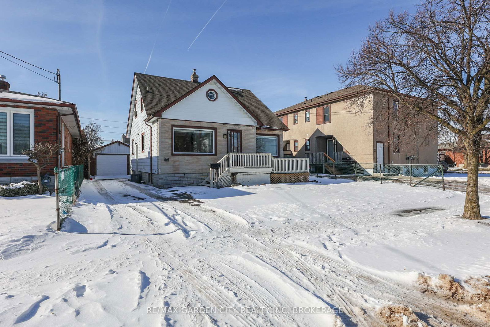 Detached House sold at 133 Lyons Avenue, Welland, Lincoln/Crowland, L3B 1M3 - MLS: X11963625