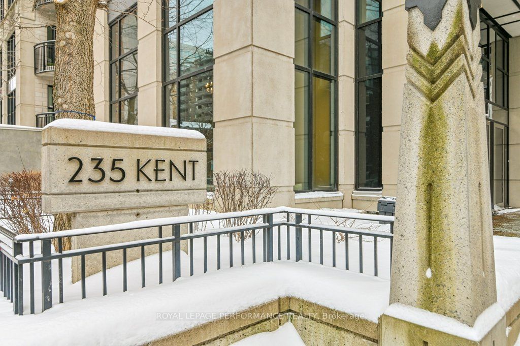 Condo for sale at 610-235 Kent Street, Ottawa Centre, 4102 - Ottawa Centre, K2P 1Z9 - MLS: X11964262