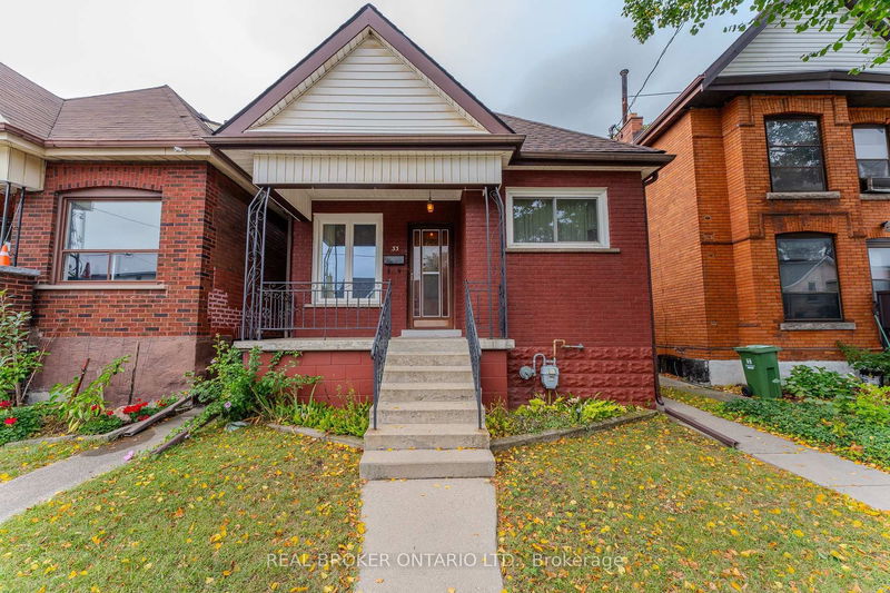 home for sale on 33 Clyde Street