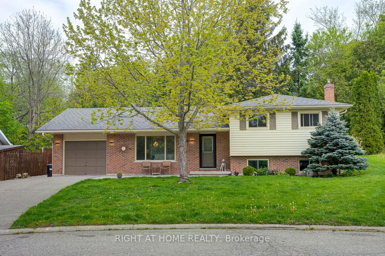 Building at 41 Janlisda Drive, Kawartha Lakes, Fenelon Falls