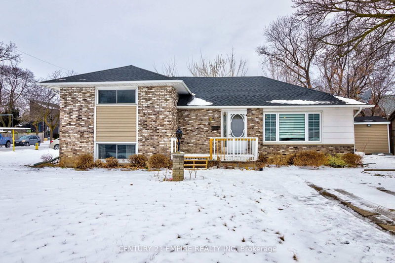 home for sale on 8 Plymouth Avenue