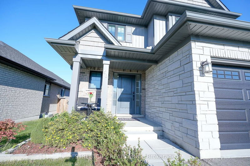home for lease on 58 Honey Bend Street E