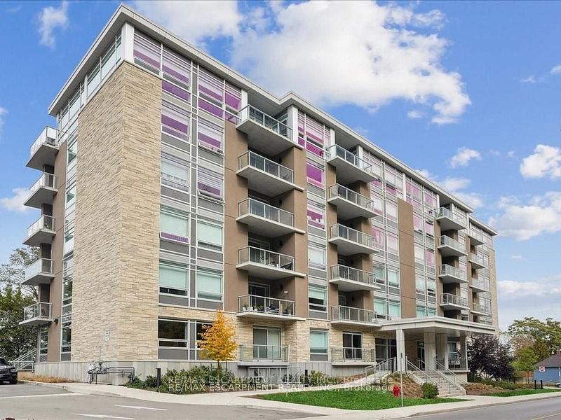 Condo leased at 204-479 Charlton Avenue, Hamilton, Stinson, L8N 0B4 - MLS: X11964867