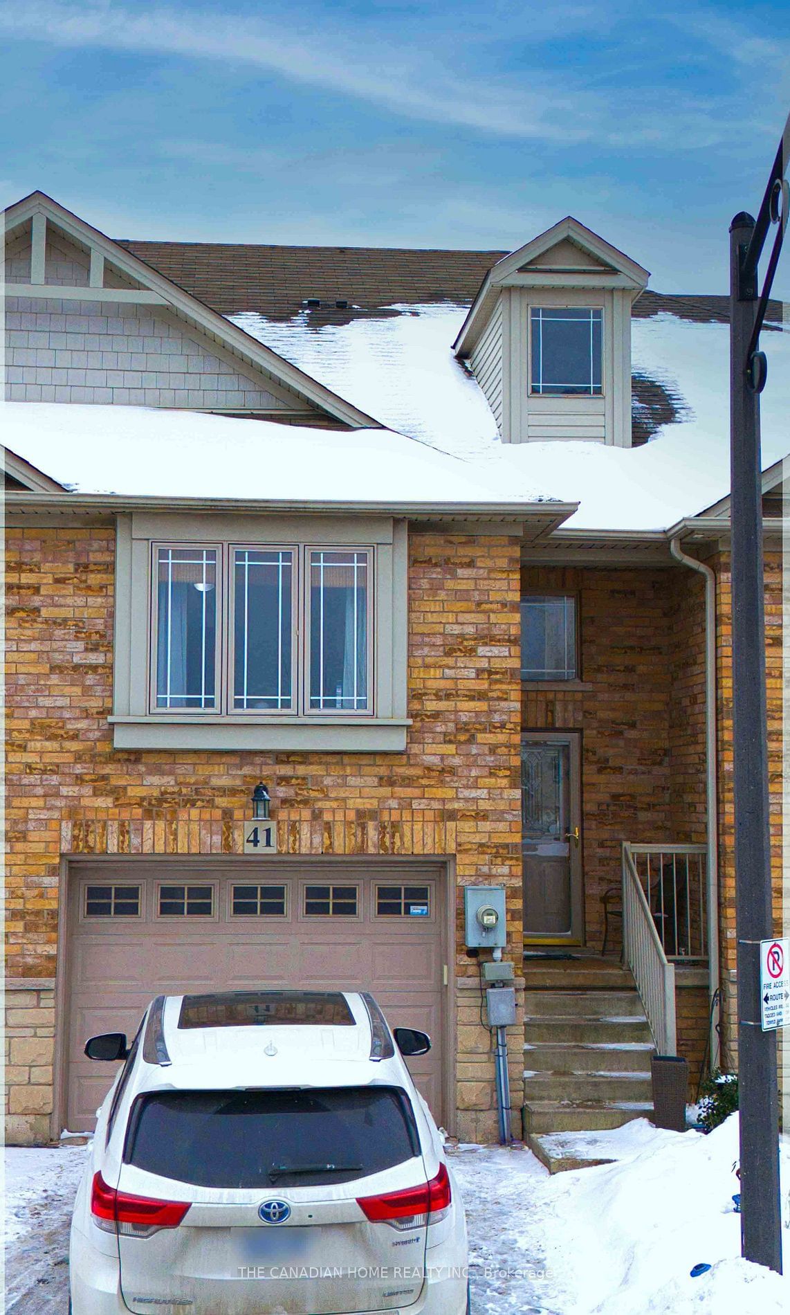 Townhouse sold at 41-242 Upper Mount Albion Road, Hamilton, Stoney Creek Mountain, L8J 0B1 - MLS: X11965354