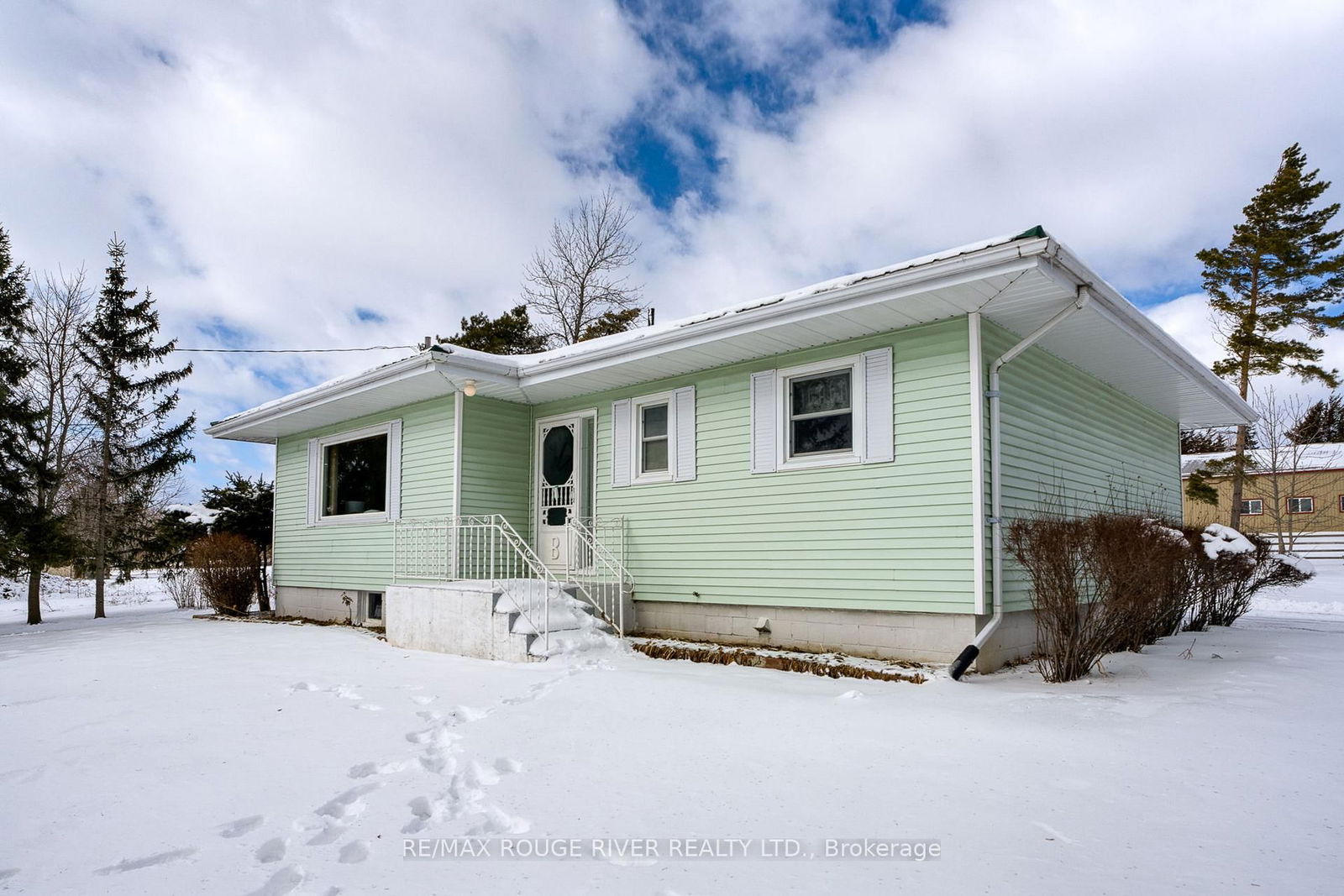 Detached House sold at 1017 S. Big Island Road, Prince Edward County, Sophiasburgh, K0K 1W0 - MLS: X11965483