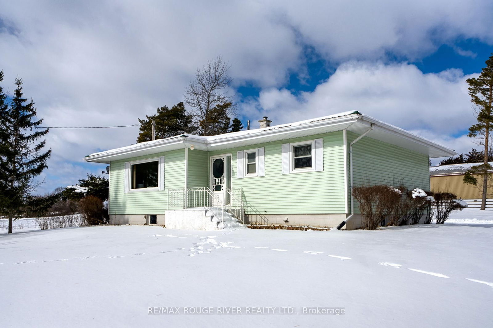 Detached House sold at 1017 S. Big Island Road, Prince Edward County, Sophiasburgh, K0K 1W0 - MLS: X11965483