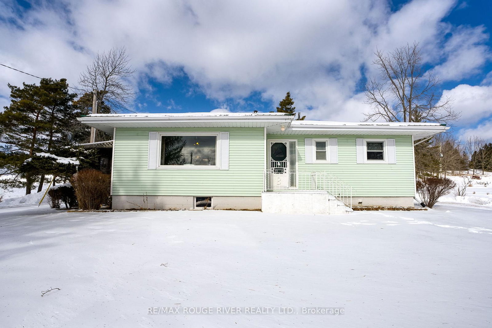 Detached House sold at 1017 S. Big Island Road, Prince Edward County, Sophiasburgh, K0K 1W0 - MLS: X11965483