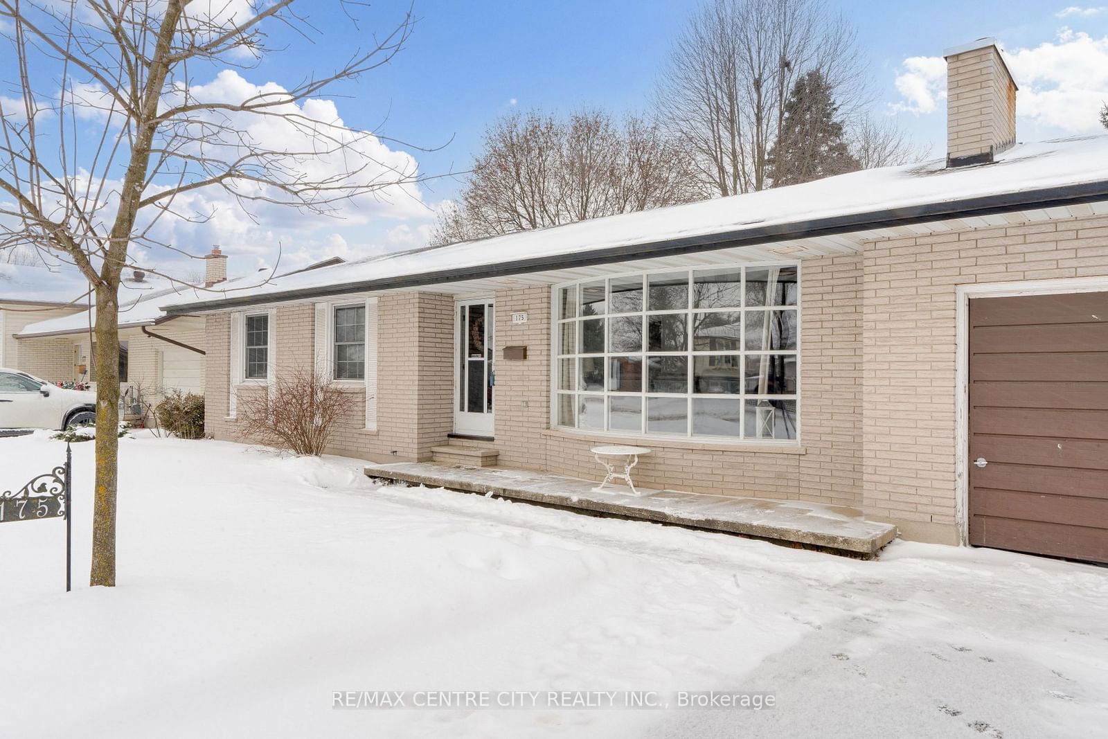 Detached House sold at 175 Ontario Street, Strathroy-Caradoc, SW, N7G 1B8 - MLS: X11965696