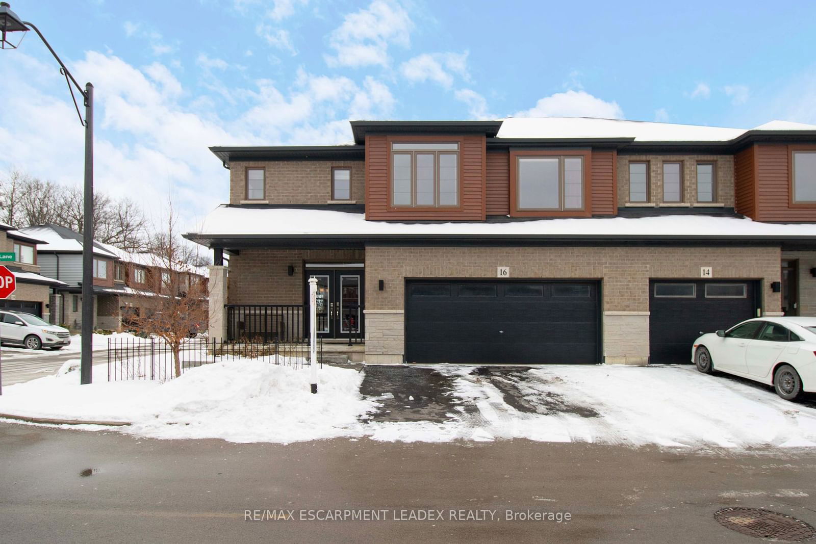 Semi-Detached House for sale at 16 Harley Lane, Hamilton, Ancaster, L9G 0G5 - MLS: X11965941