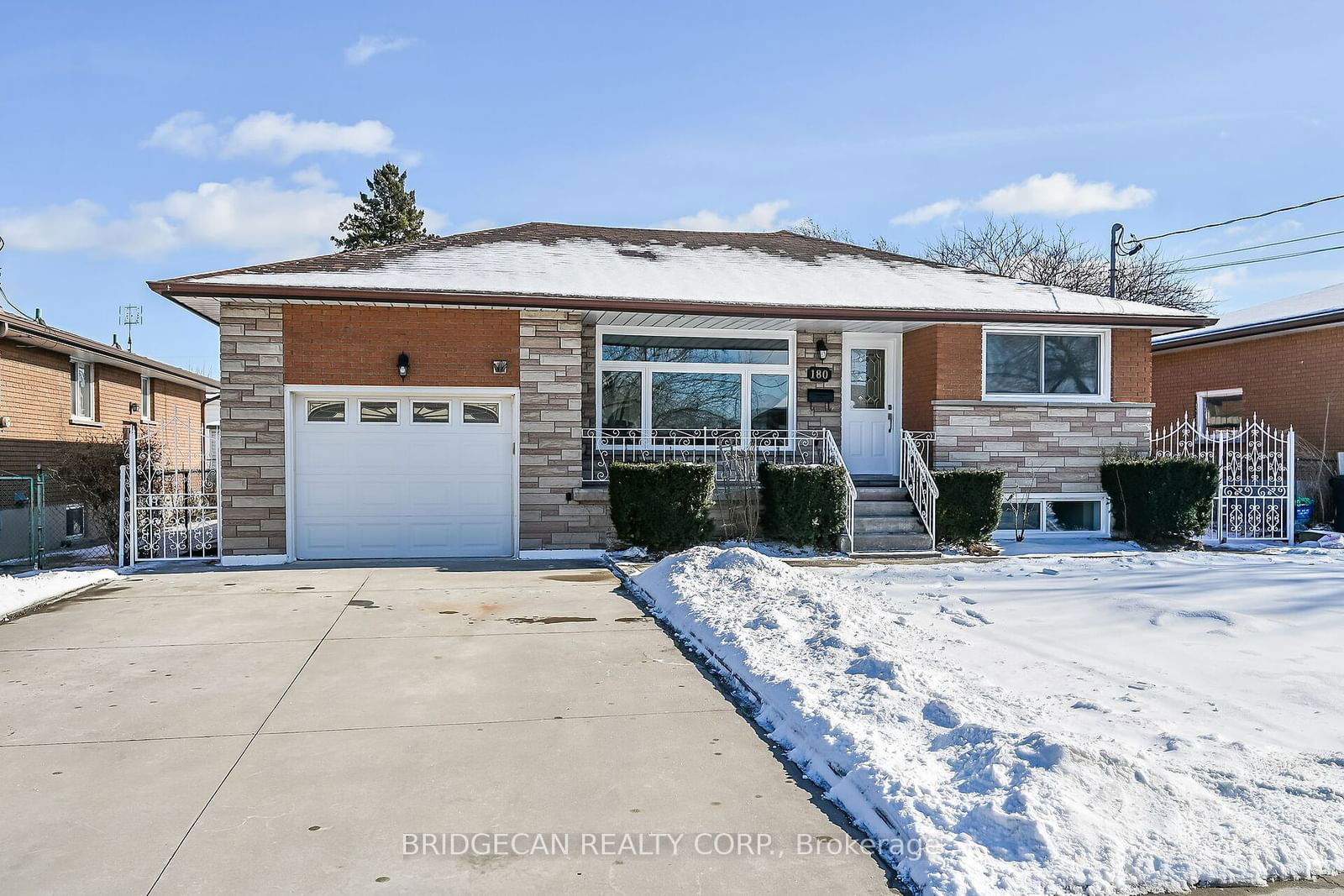 Detached House for sale at 180 Oakland Drive, Hamilton, Kentley, L8E 1B6 - MLS: X11966582