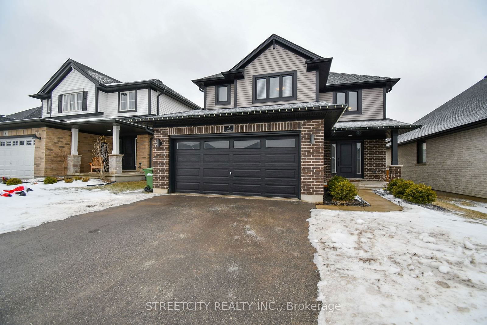 Building at 4 Fox Hollow Court, St. Thomas, SE