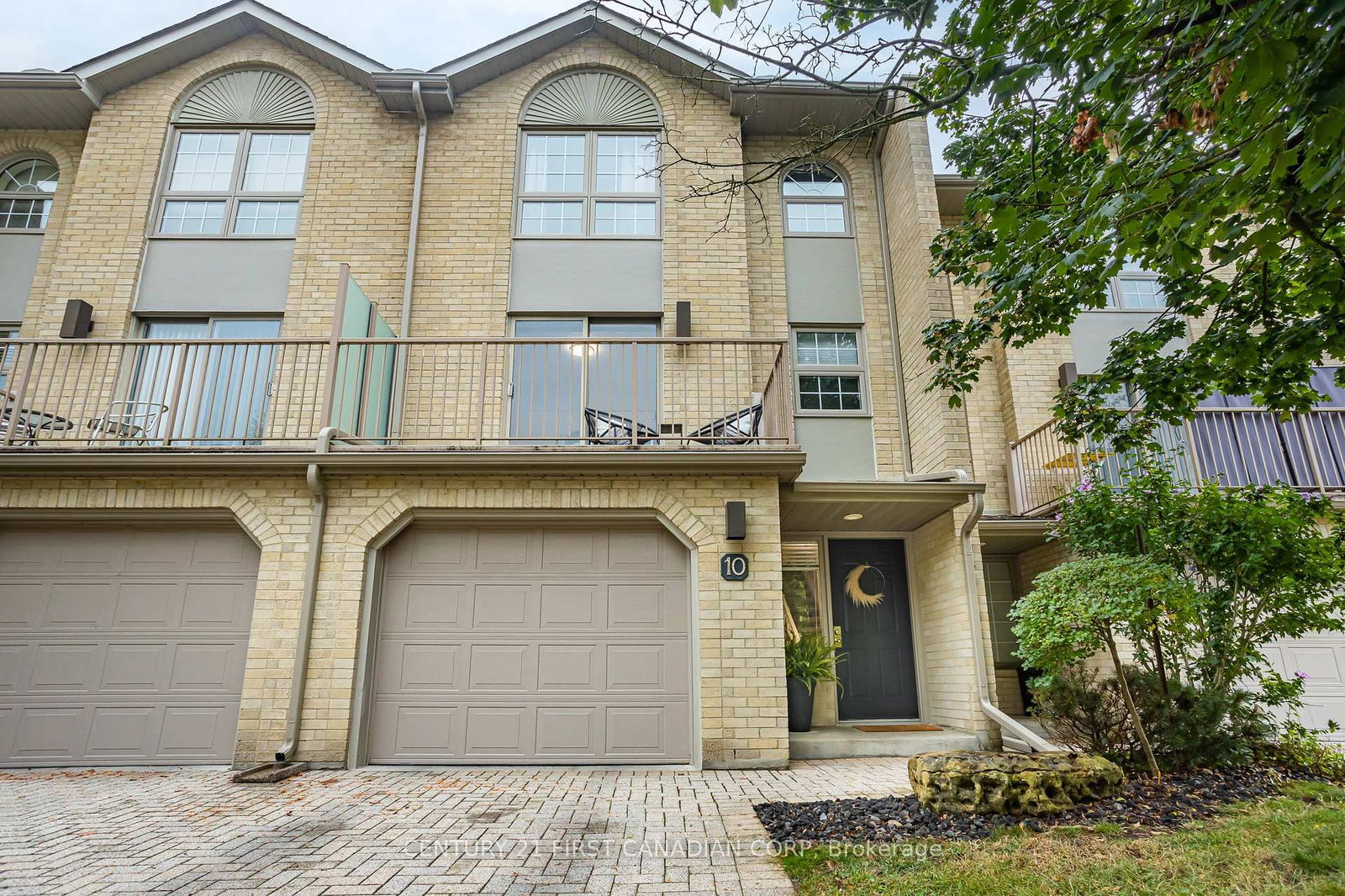 Townhouse sold at 10-1399 Commissioners Road, London, South B, N6K 4G9 - MLS: X11966822