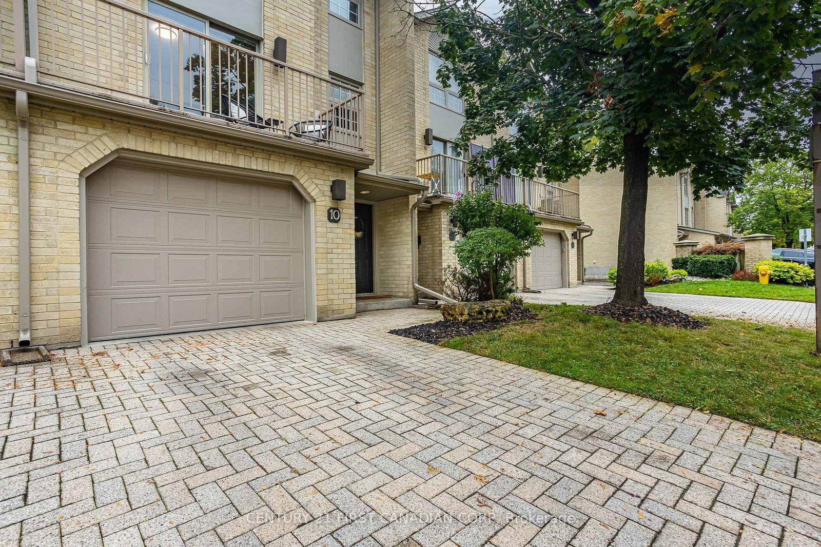 Townhouse sold at 10-1399 Commissioners Road, London, South B, N6K 4G9 - MLS: X11966822