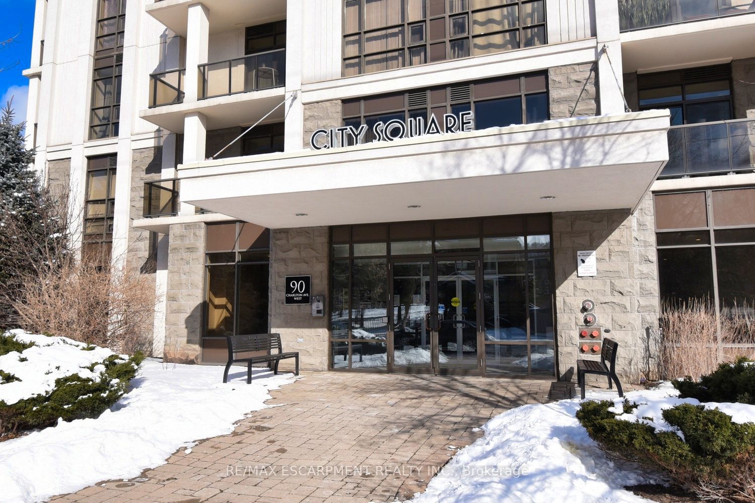 Condo sold at 210-90 Charlton Avenue, Hamilton, Durand, L8P 0B4 - MLS: X11967049