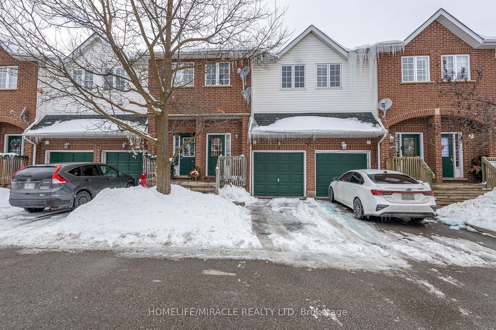 Townhouse sold at 4-42 Green Valley Drive, Kitchener, N2P 2C3 - MLS: X11967072