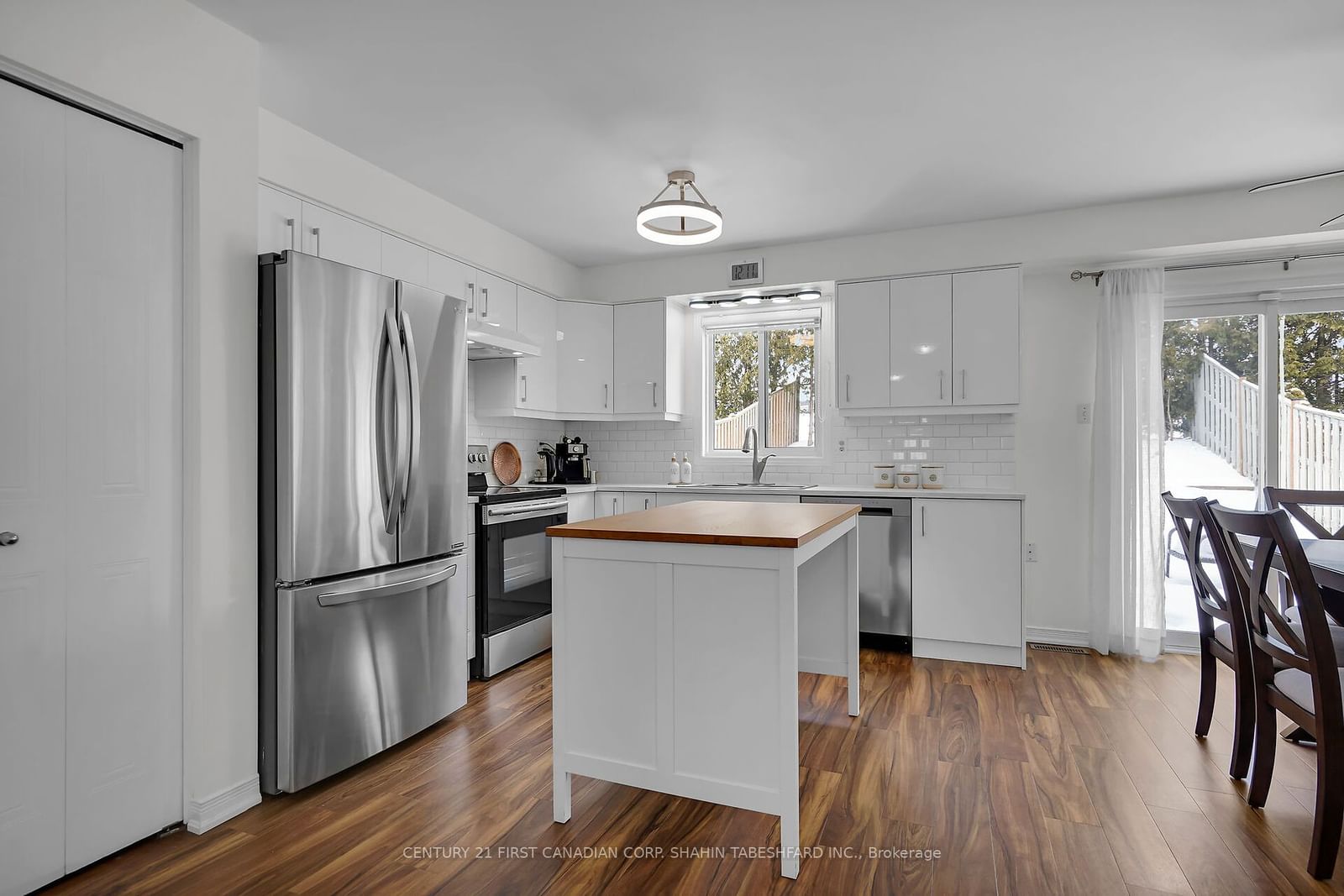 Listing Image 10