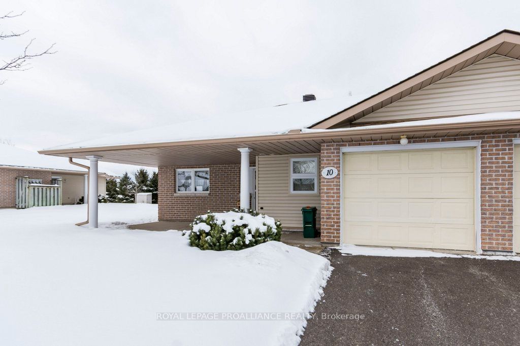 Building at 15 Aldersgate Crescent, Belleville, Belleville Ward