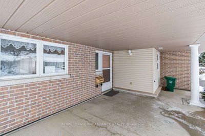 Unit 10 — 15 Aldersgate Cres, Belleville -  image-0-1