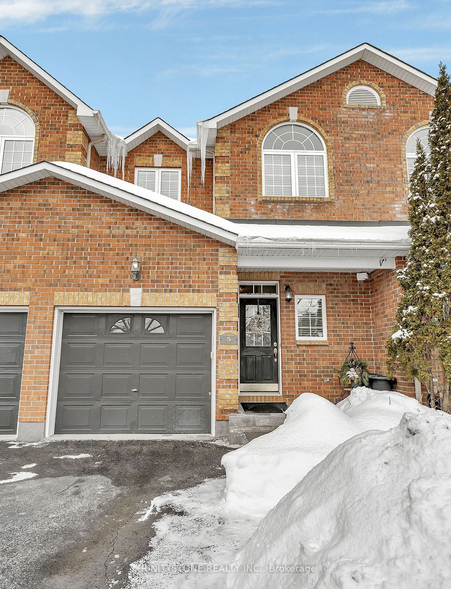 Townhouse for sale at 5 Laumann Court, Stittsville - Munster - Richmond, 8202 - Stittsville (Central), K2S 1V9 - MLS: X11967531