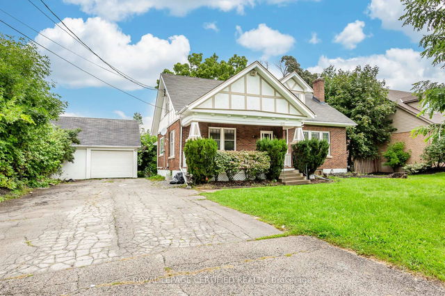 391 Dundas Street
