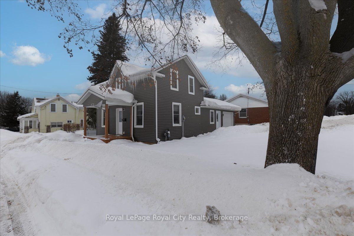 Detached House for sale at 103 Victoria Street, North Huron, Wingham, N0M 1L0 - MLS: X11967701