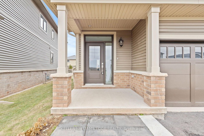 51 Starfire Cres, Hamilton, L8E 0K8 | Image 2