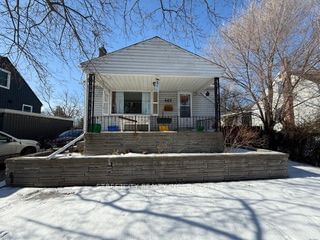 667 Murphy Rd, Sarnia - Sarnia image-0-0