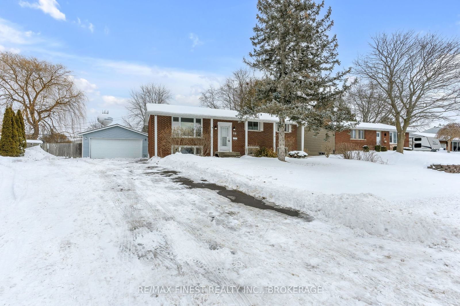 Detached House sold at 39 Bakers Lane, Loyalist, Amherstview, K7N 1L9 - MLS: X11967836