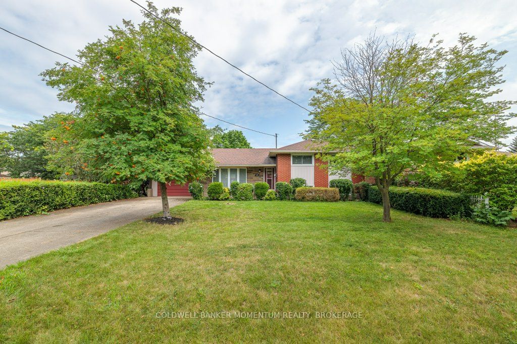 Detached House for sale at 44 HOWARD Avenue, St. Catharines, 443 - Lakeport, L2N 3X1 - MLS: X11967991